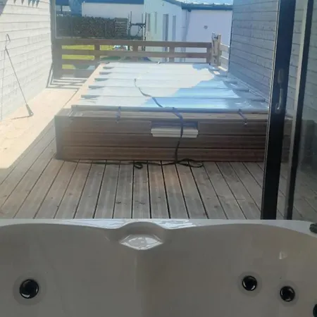 Les Caisses En Bois Et Acces Pmr -oslo- Apartment