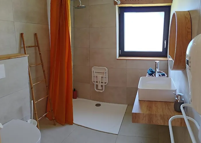 Les Caisses En Bois Et Acces Pmr -oslo-